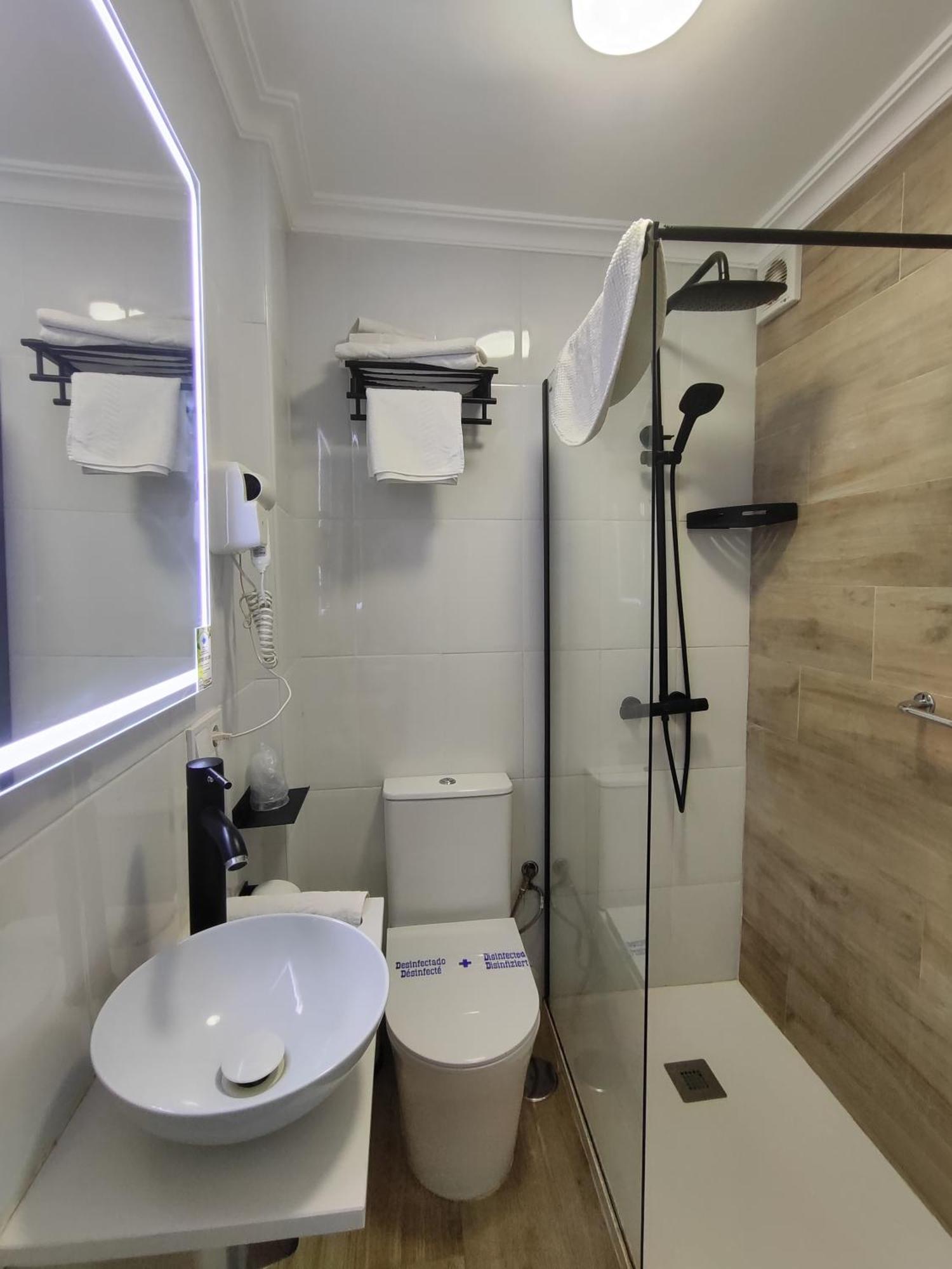 Hostal Lucy Сантандер Екстер'єр фото